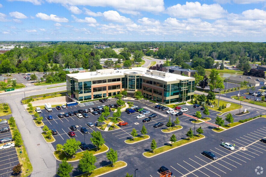 2410 N Forest Rd, Amherst, NY à louer - Aérien – Image 2 sur 10