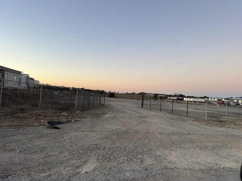 1347 Malloy Bridge Rd, Ferris, TX à vendre - Photo de l’immeuble – Image 3 sur 4