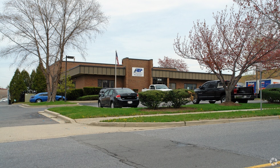 9110 Edgeworth Dr, Capitol Heights, MD à louer - Photo principale – Image 1 sur 10