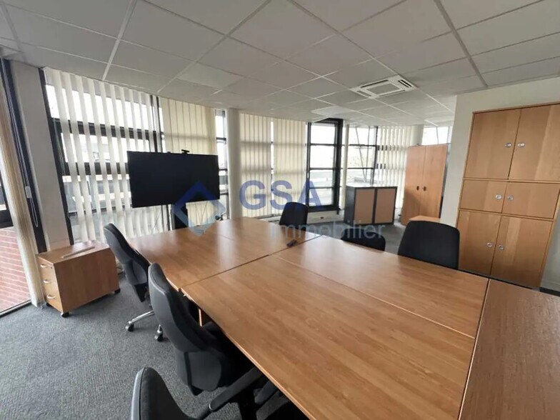 Bureau dans Melun à louer - Photo de l’immeuble – Image 3 sur 9