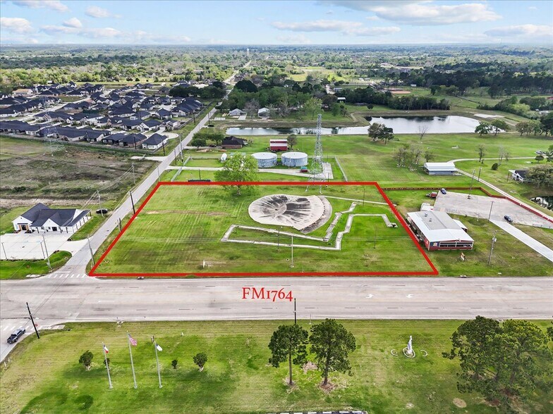 0 FM 1764, Santa Fe, TX à vendre - Photo principale – Image 1 sur 16