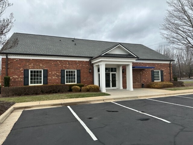 231 W Kings Hwy, Eden, NC à vendre - Photo de l’immeuble – Image 3 sur 5