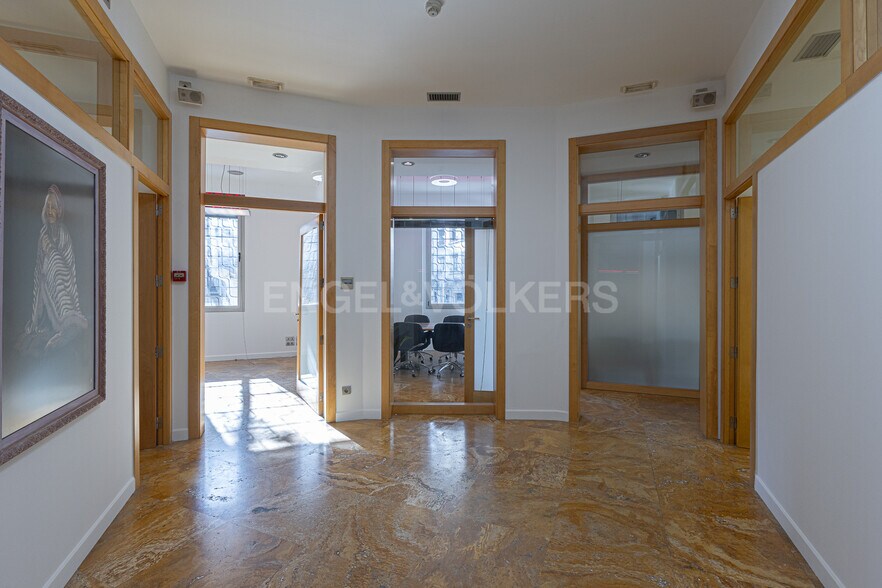Immeuble residentiel dans Barcelone, Barcelona à vendre - Photo intérieure – Image 3 sur 3
