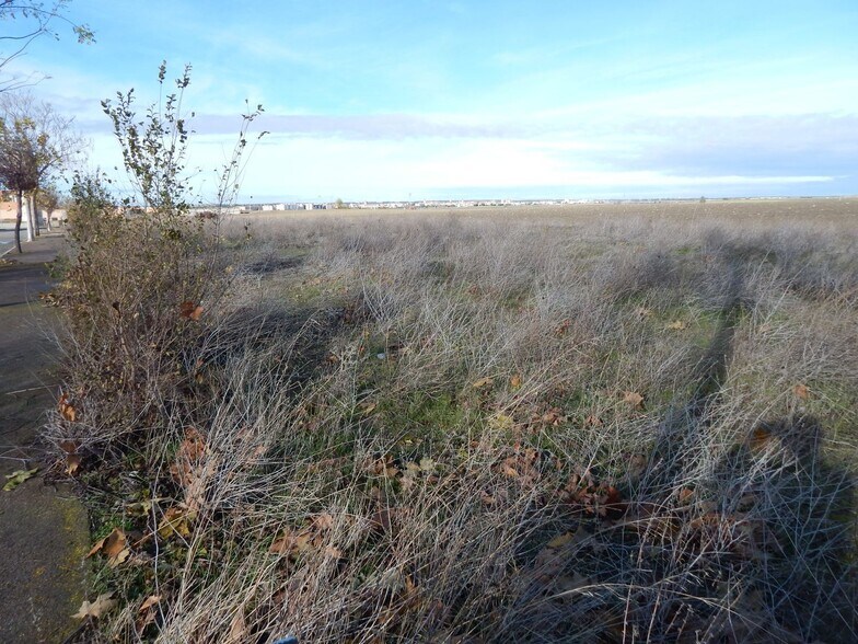 Terrain dans Martín Muñoz de la Dehesa, Segovia à vendre - Photo de l’immeuble – Image 1 sur 10