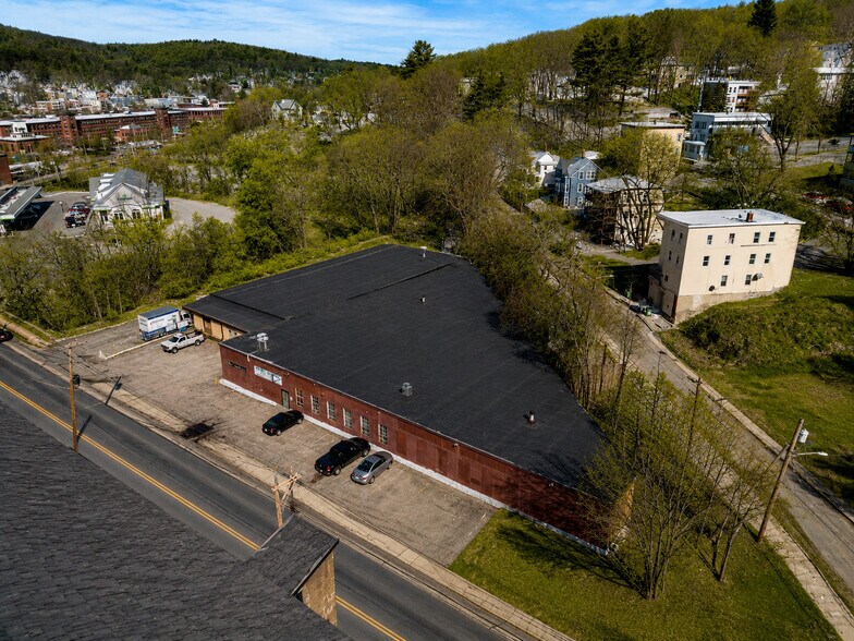 56 Daniels St, Fitchburg, MA à louer - Photo de l’immeuble – Image 3 sur 8