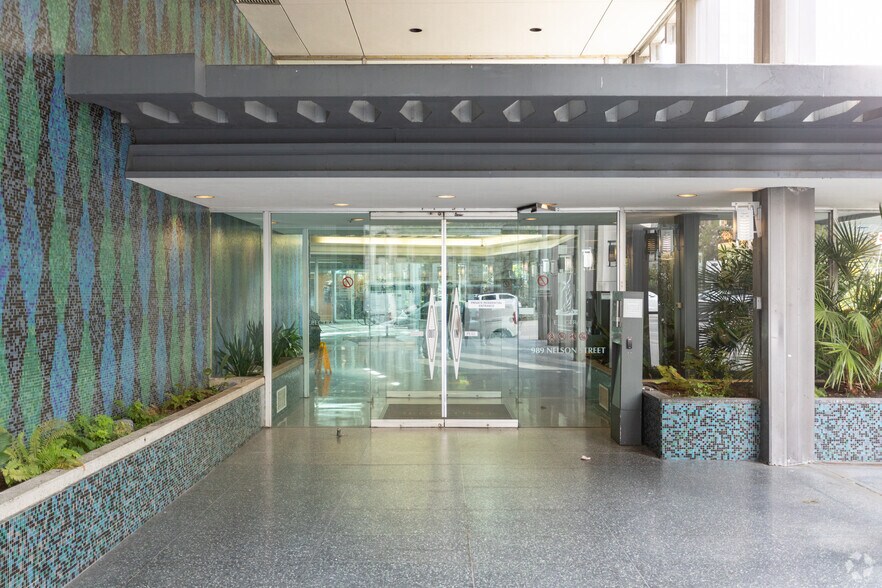 955-995 Horny St, Vancouver, Bc, Vancouver, BC à vendre - Photo de l’immeuble – Image 3 sur 57