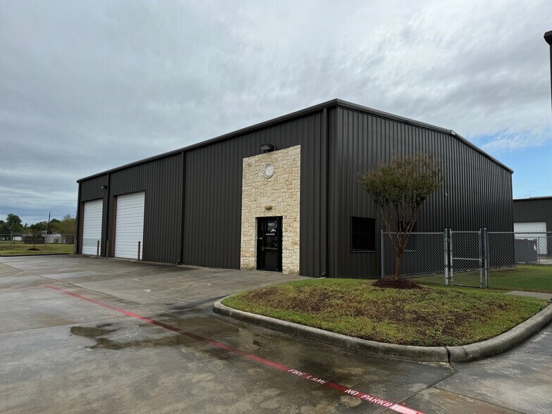 10187 Windfern Rd, Houston, TX à louer - Photo de l’immeuble – Image 3 sur 5
