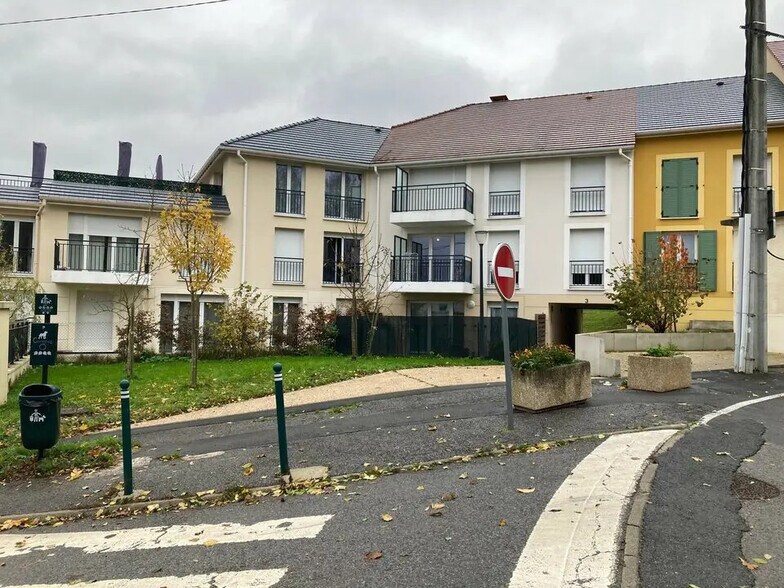 Local commercial dans Chalifert à vendre - Photo de l’immeuble – Image 1 sur 9