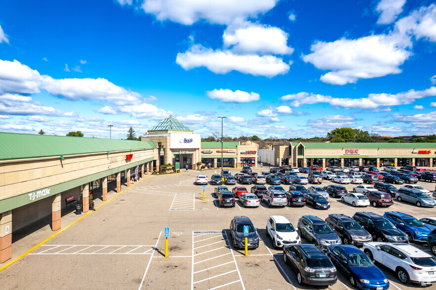 2117-2197 Old Hudson Rd, Maplewood, MN à louer - Photo de l’immeuble – Image 3 sur 22