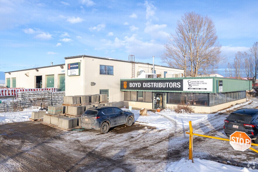 2880 64 Ave portefeuille de 2 biens à vendre sur LoopNet.fr - Photo de l’immeuble – Image 1 sur 3