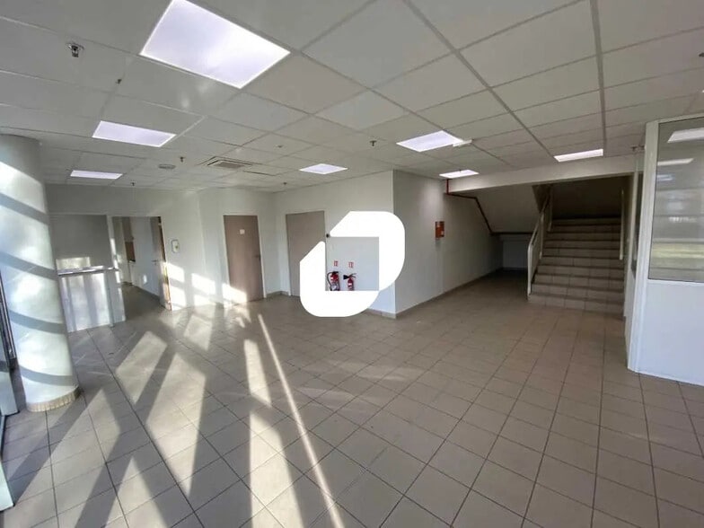 Industriel/Logistique dans Moissy-Cramayel à louer - Photo de l’immeuble – Image 2 sur 14