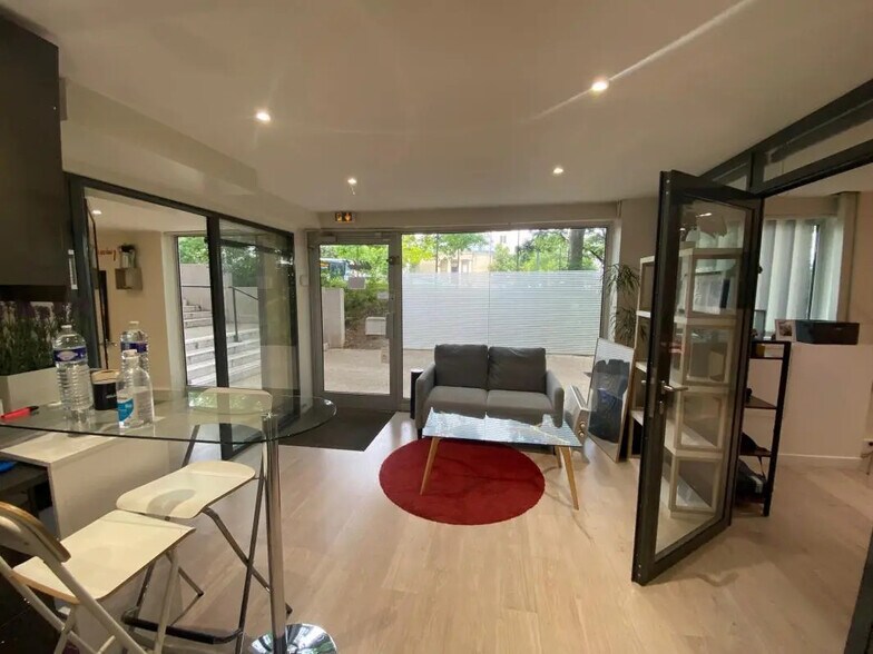 Bureau dans Courbevoie à louer - Photo de l’immeuble – Image 1 sur 8
