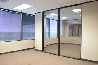 2550 Gray Falls Dr, Houston, TX à louer Photo intérieure– Image 1 sur 3