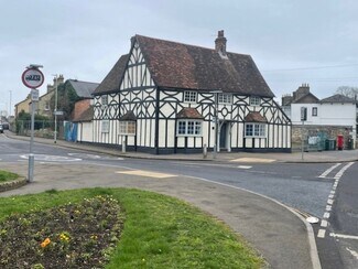 Plus de détails pour The Red Lion, 1 London Rd, Biggleswade - Local commercial à vendre