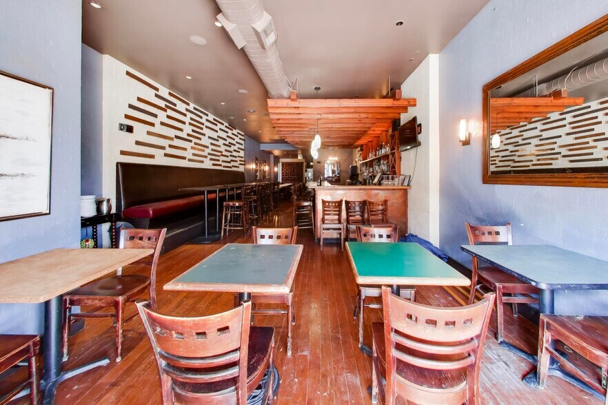 2114 W Roscoe St, Chicago, IL à vendre - Photo de l’immeuble – Image 3 sur 19