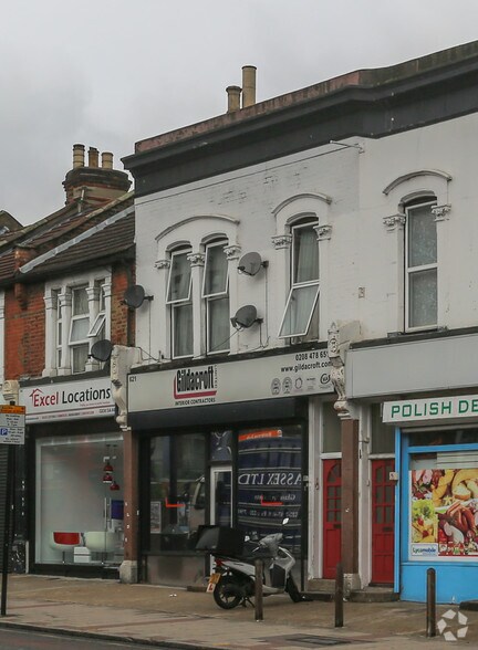 621-621A Romford Rd, Londres à vendre - Photo de l’immeuble – Image 2 sur 7