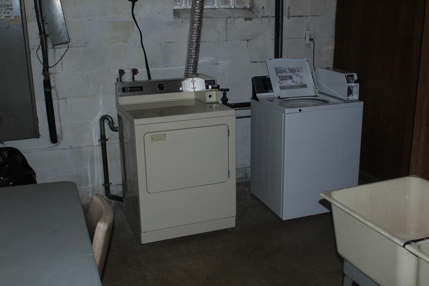 1101 Broadway St, East McKeesport, PA à vendre - Photo intérieure – Image 2 sur 8