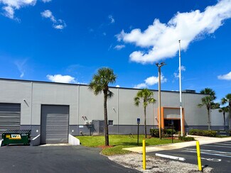Plus de détails pour 14525 NW 60th Ave, Miami Lakes, FL - Industriel/Logistique à louer