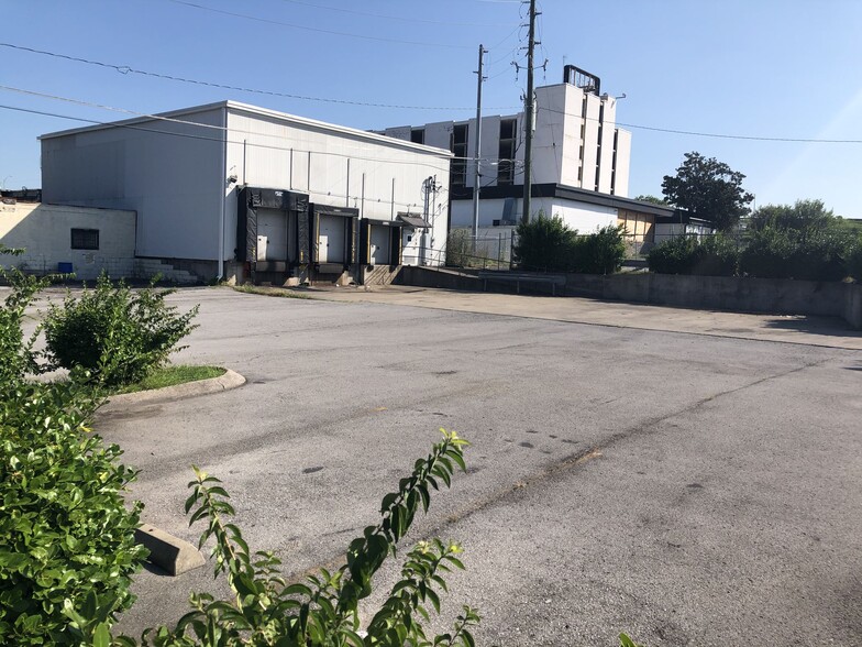 200 Howerton Ave, Nashville, TN à louer - Photo de l’immeuble – Image 2 sur 2