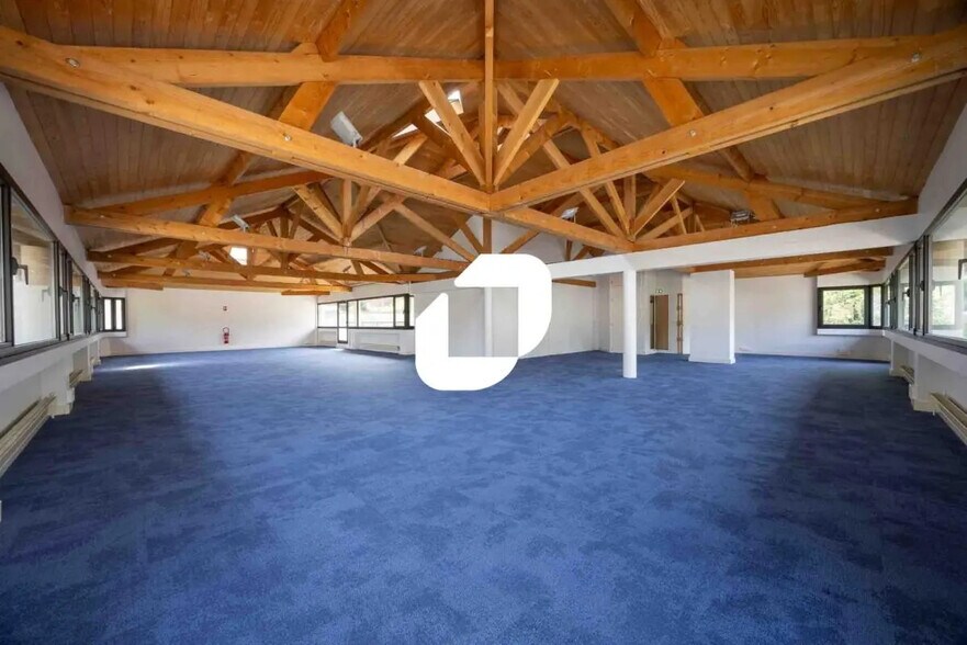 Bureau dans Lagny-sur-Marne à louer - Photo de l’immeuble – Image 2 sur 14