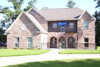 2113 Government St, Ocean Springs, MS à louer Photo de l’immeuble– Image 2 sur 2