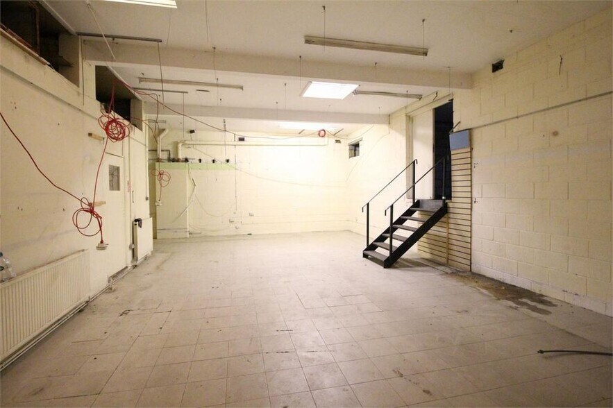 Burnt Oak Broadway, Edgware à louer - Photo de l’immeuble – Image 3 sur 12