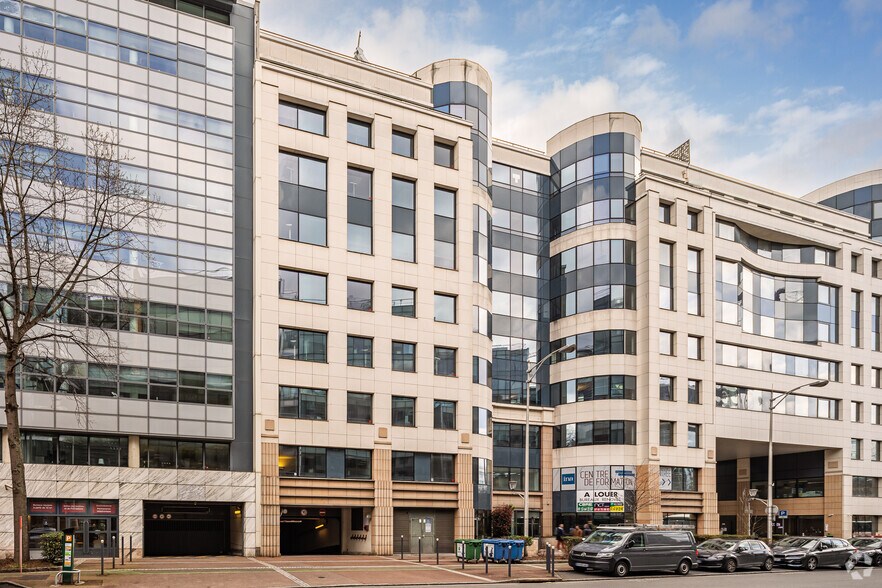 19-27 Rue Camille Desmoulins, Issy-les-Moulineaux à louer - Photo de l’immeuble – Image 3 sur 7