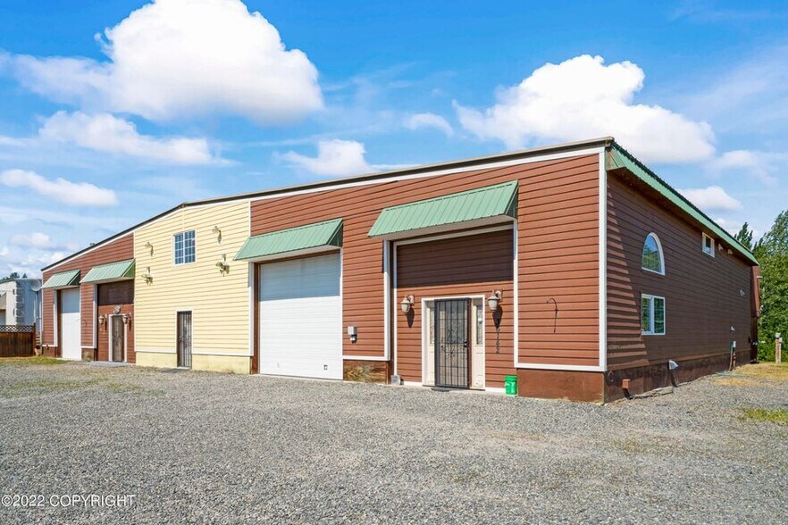 36142 Pine St, Soldotna, AK à vendre - Photo principale – Image 1 sur 48
