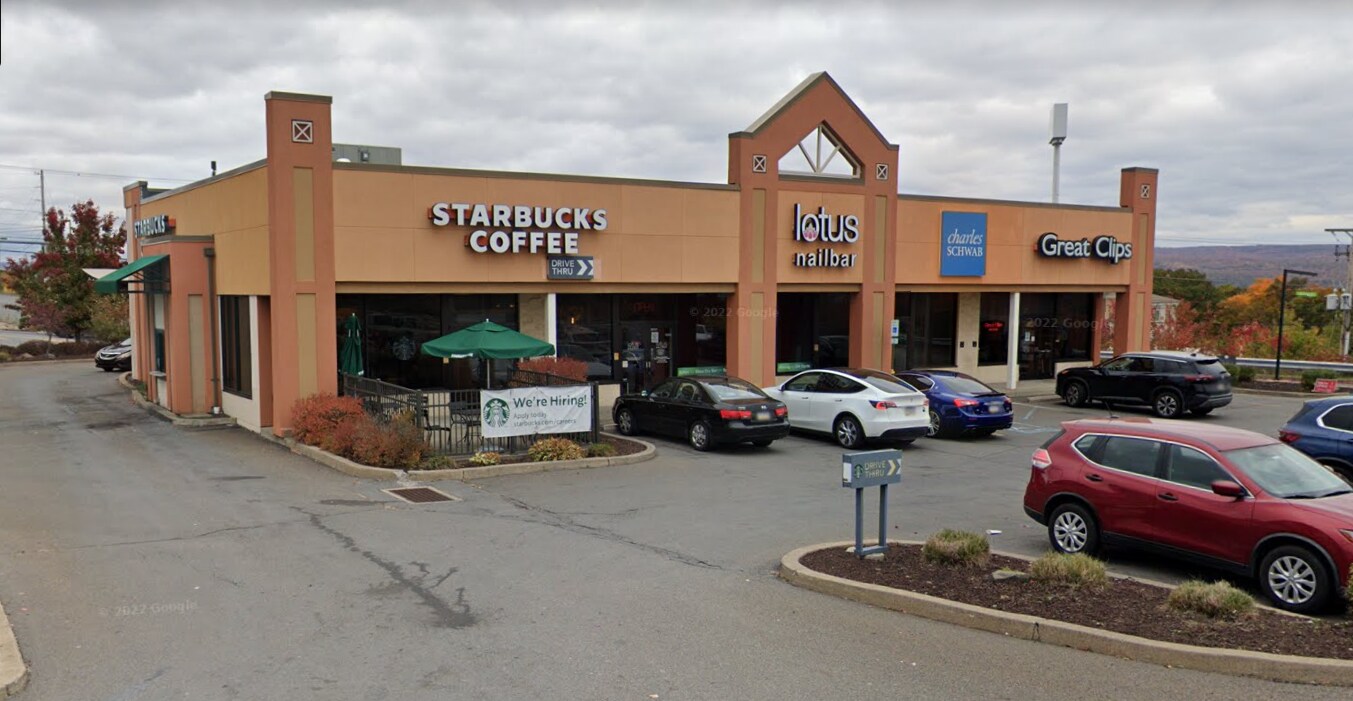 1152 Commerce Blvd, Dickson City, PA à louer Photo principale– Image 1 sur 9