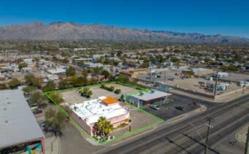 3535 E Fort Lowell Rd, Tucson, AZ à louer Photo de l’immeuble– Image 1 sur 8