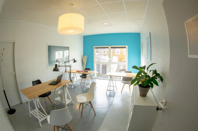 Plus de détails pour 3 Rue Alfred Kastler, La Rochelle - Coworking à louer