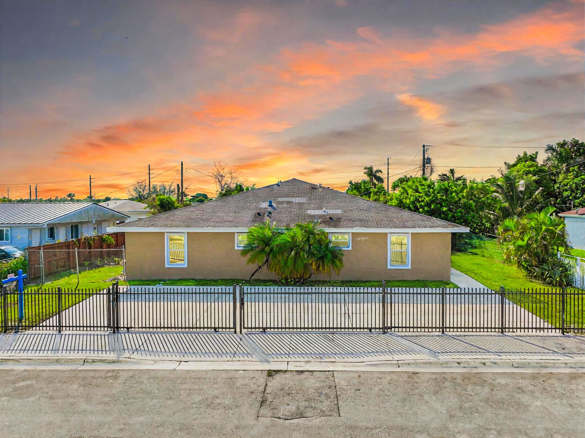 22230 SW 115th Ct, Miami, FL à vendre Photo de l’immeuble– Image 1 sur 70