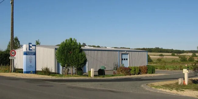 Plus de détails pour Local d'activités à louer