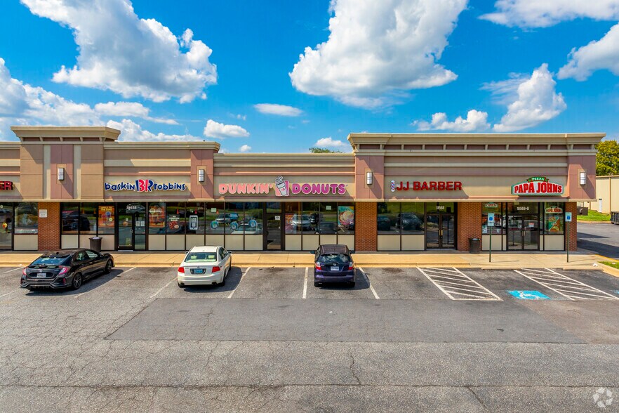 18524-18558 Woodfield Rd, Gaithersburg, MD à louer - Photo de l’immeuble – Image 3 sur 9