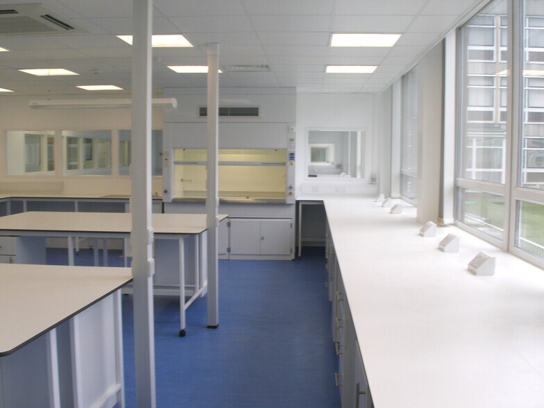 Heath Rd S, Runcorn à louer - Photo de l’immeuble – Image 3 sur 10