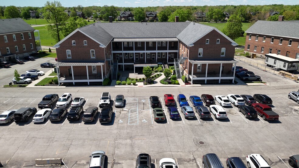 5719 Lawton Loop East Dr, Indianapolis, IN à louer - Photo de l’immeuble – Image 3 sur 4