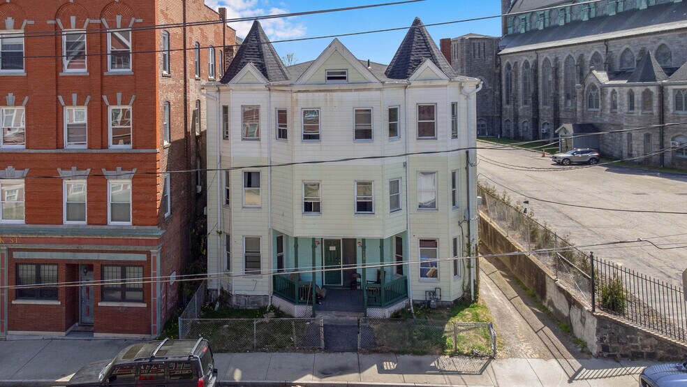 995 Bank St, Waterbury, CT à vendre - Photo de l’immeuble – Image 2 sur 6
