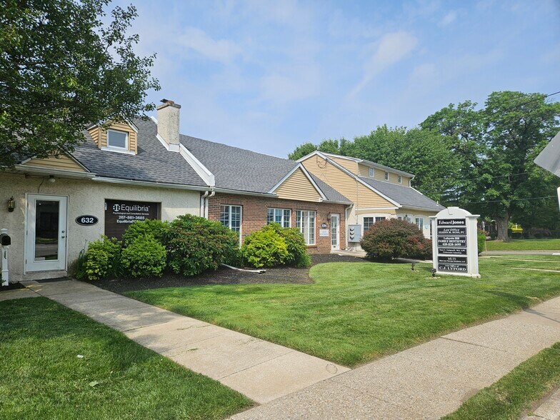630 Germantown Pike, Lafayette Hill, PA à louer - Photo de l’immeuble – Image 2 sur 4