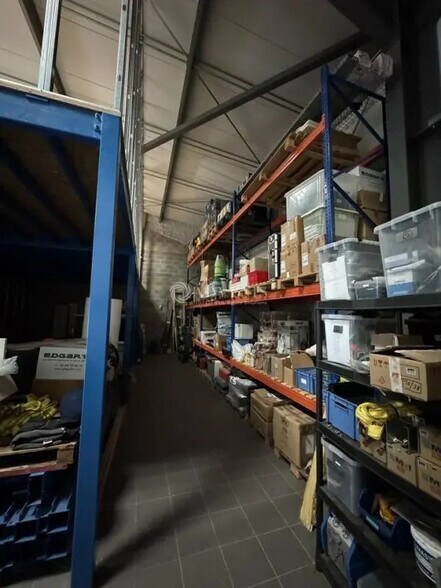 Local d'activités dans à vendre - Photo intérieure – Image 3 sur 4