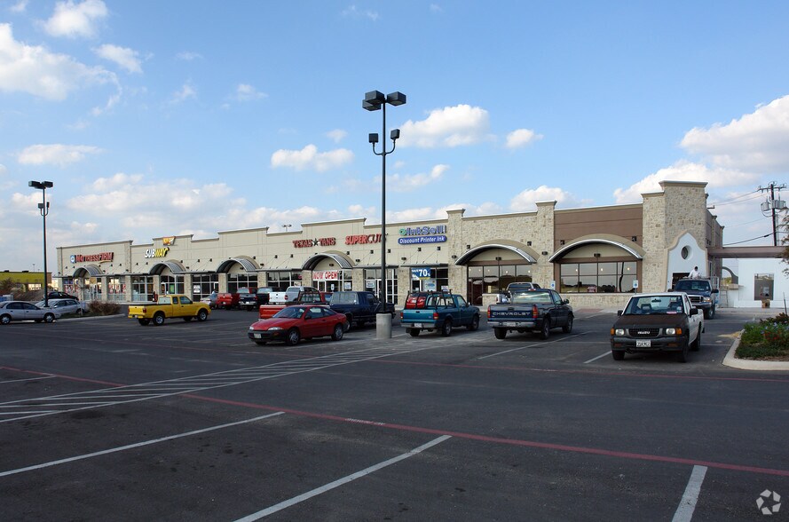 8403 Highway 151 Hwy, San Antonio, TX à louer - Photo de l’immeuble – Image 2 sur 10