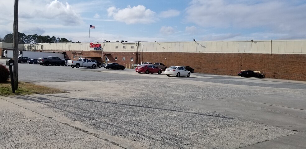 7595 Industrial Hwy, Macon-Bibb, GA à louer - Photo principale – Image 1 sur 16