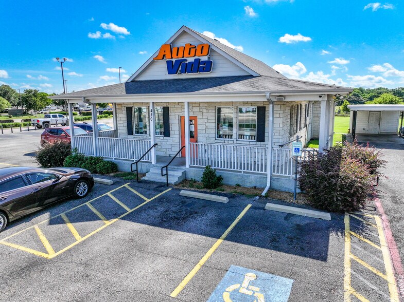 420 N I 35 E, Lancaster, TX à louer - Photo de l’immeuble – Image 1 sur 8