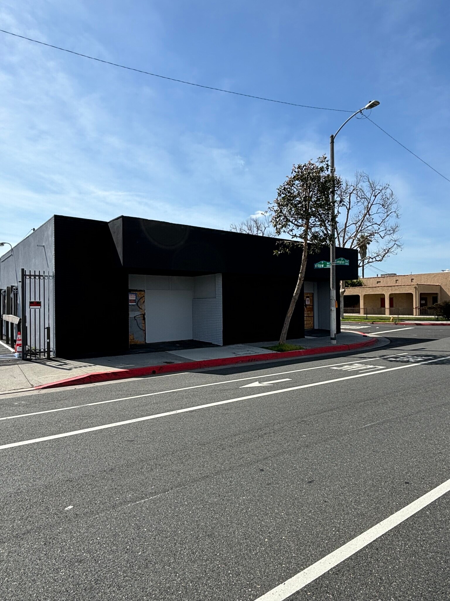 500 E Compton Blvd, Compton, CA à louer Photo de l’immeuble– Image 1 sur 14