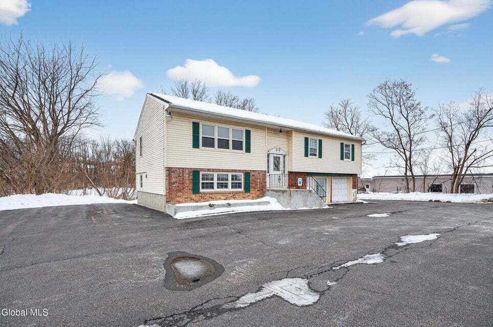 1208 Loudon Rd, Cohoes, NY à vendre Photo principale– Image 1 sur 2
