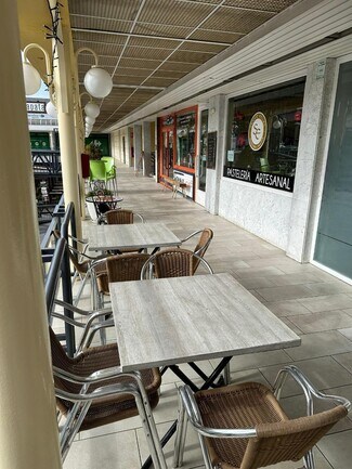 Plus de détails pour Local commercial à vendre