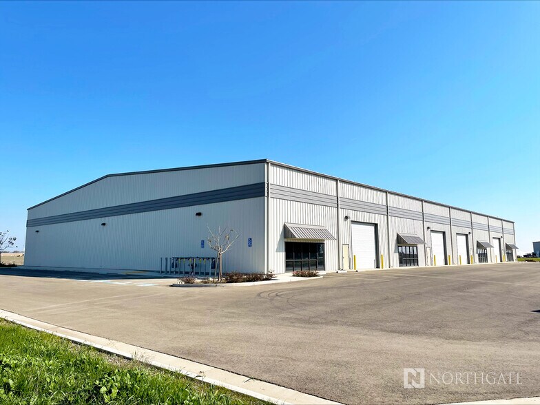150 Hawk Dr, Merced, CA à louer - Photo de l’immeuble – Image 1 sur 13