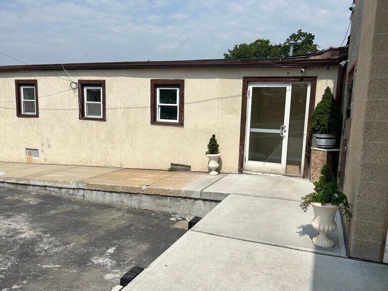 50 Pine St, New Rochelle, NY à louer - Photo de l’immeuble – Image 2 sur 9