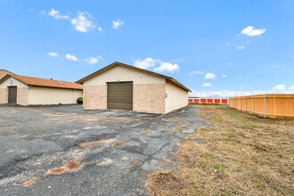 218 Deborah Dr, New Braunfels, TX à louer Photo intérieure– Image 1 sur 16