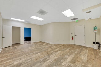 2360-2364 E Ventura Blvd, Camarillo, CA à louer Photo intérieure– Image 2 sur 8