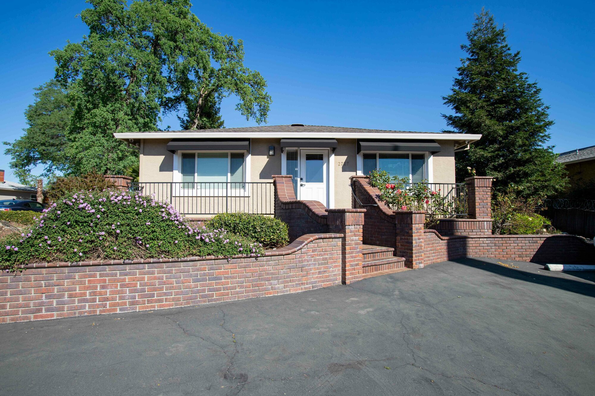 2727 Bechelli Ln, Redding, CA à vendre Photo principale– Image 1 sur 32